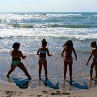 Bandiere verdi 2025, ecco le 158 spiagge a misura di bimbi scelte dai pediatri