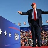 Dazi Usa, Trump annuncia: &quot;Lettere per informare i Paesi sulle tariffe&quot;