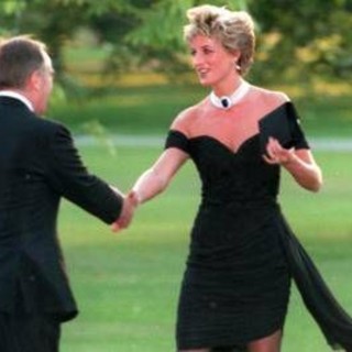 A Parigi da oggi la statua di Diana con l''abito della vendetta': cos'è e perché si chiama così A Parigi da oggi la statua di Diana con l''abito della vendetta': cos'è e perché si chiama così
