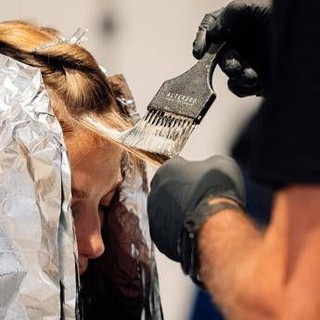 Lavoro, hair-stylist interprete di fiducia: per il 61% delle donne i capelli sono strumento di empowerment