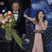 Laura Pausini condurrà con Carlo Conti la 76^ edizione del Festival di Sanremo Laura Pausini condurrà con Carlo Conti la 76^ edizione del Festival di Sanremo