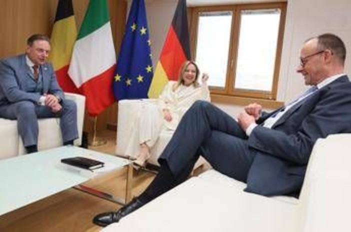 Meloni, Merz e De Wever scrivono a Costa: "Corsia preferenziale per investimenti su energia" Meloni, Merz e De Wever scrivono a Costa: "Corsia preferenziale per investimenti su energia"